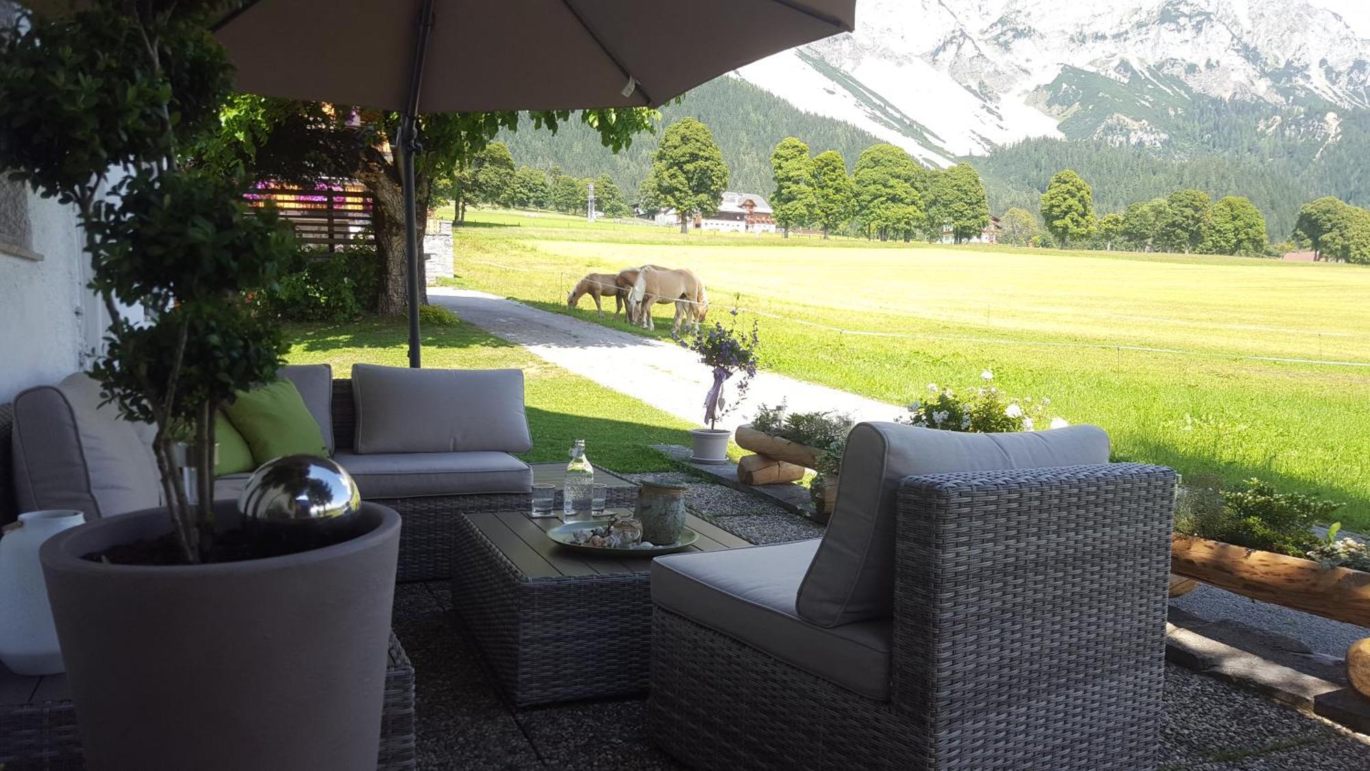 Bergfuehrerhaus Bed & Breakfast Ramsau am Dachstein Exterior photo
